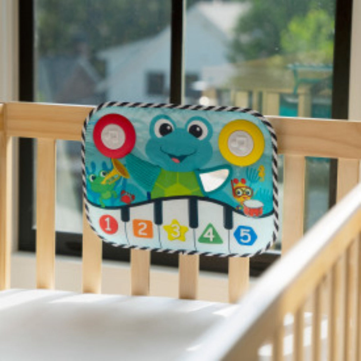 Baby Einstein Musical Kick Pad And Crib Legetøj Neptune's Kick & Explore™