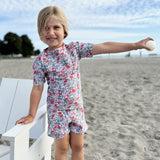Petit Crabe Poppy & Daisy P Luna Boatneck Uv-T-Shirt - Lavet af Liberty© Stof