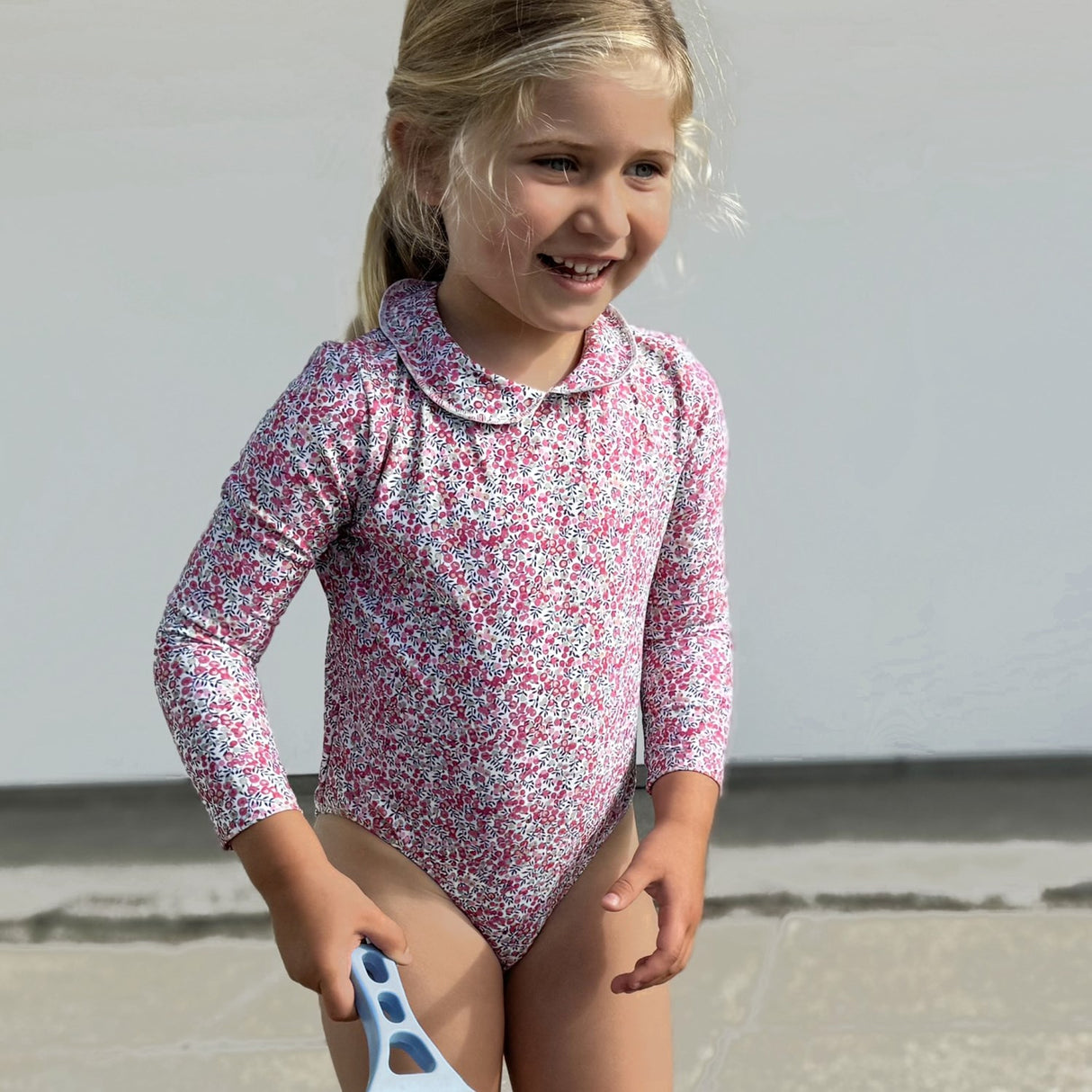 Petit Crabe Wiltshire Bud Peeter Pan Krave Badedragt L/S - Med Liberty© Stof