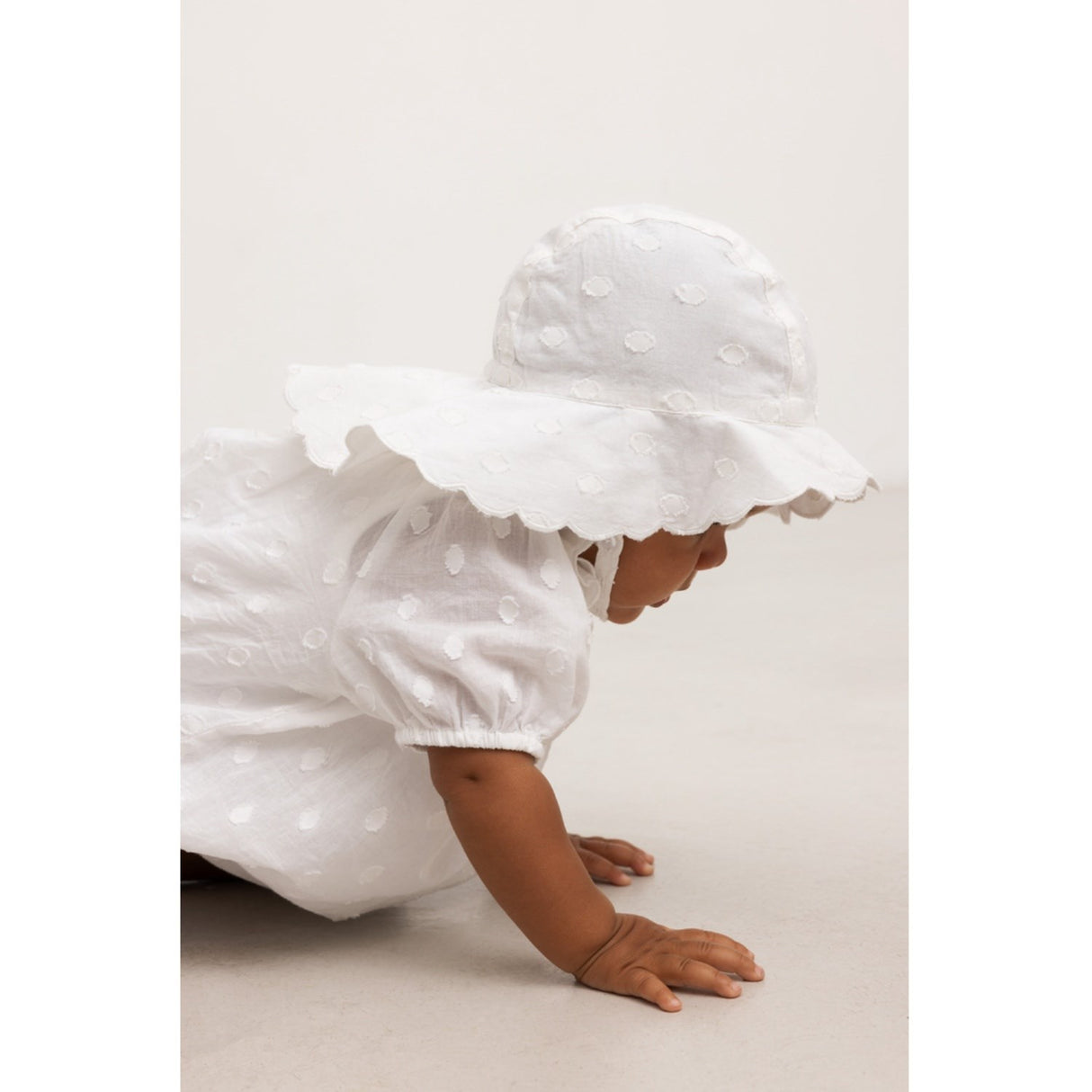 MarMar Dobby Dots Gentle White Alba Baby Long Solhat