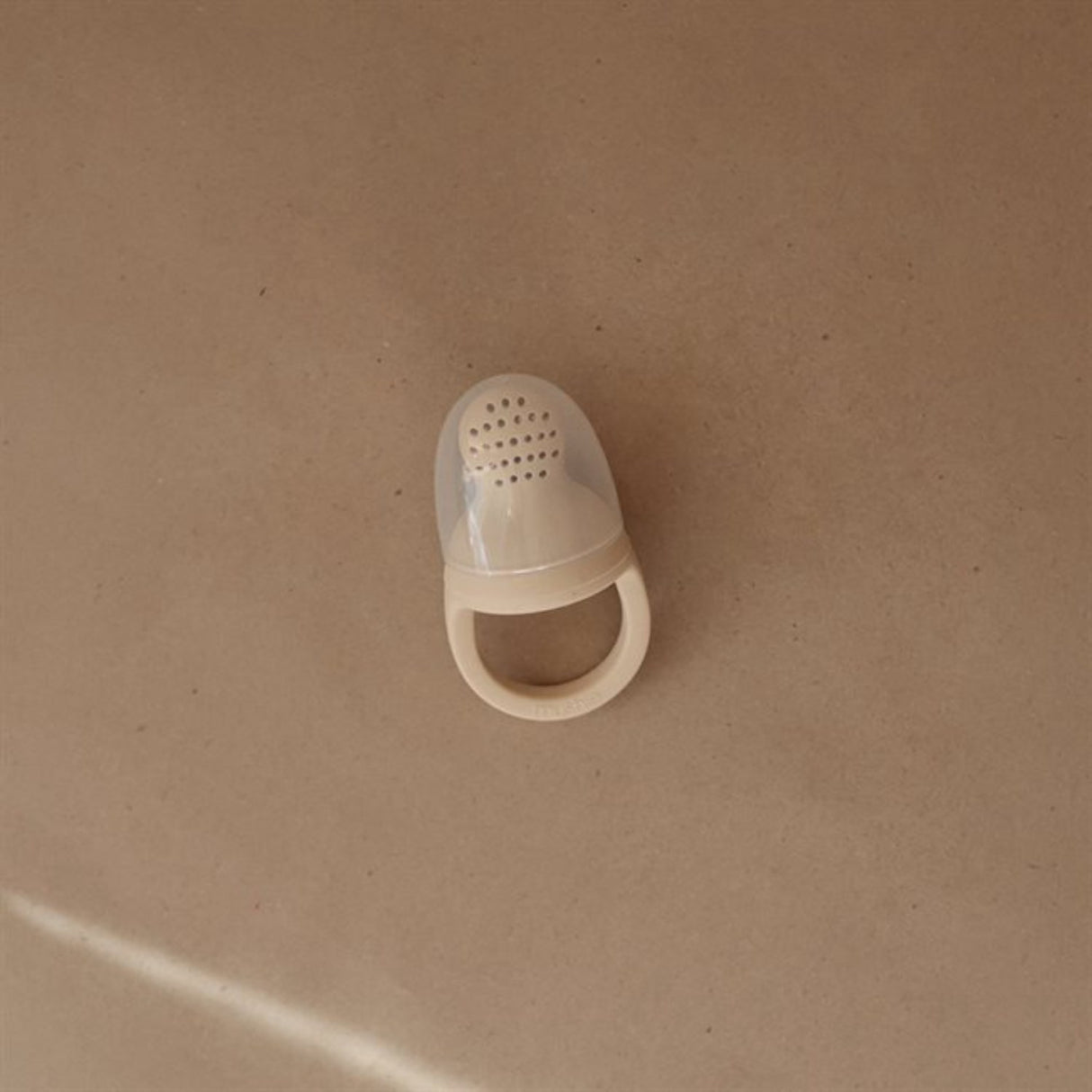 Mushie Shifting Sand Silikone Fresh Food Feeder 2-Pak