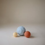Mushie Powder Blue ​​Nesting Spheres Sanselegetøj