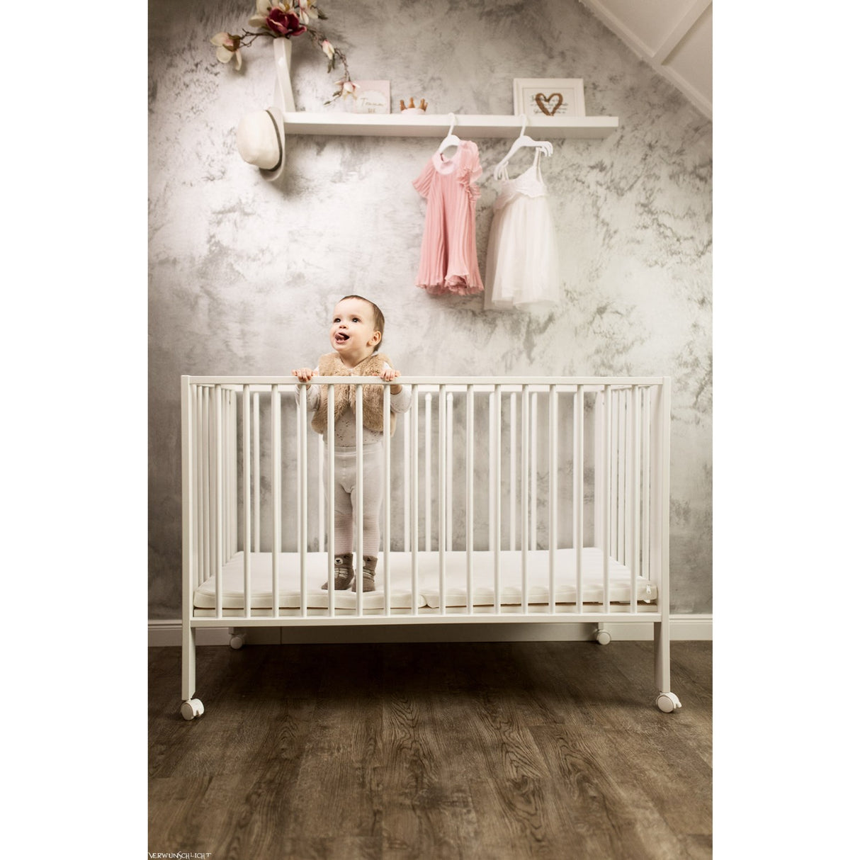 tiSsi® White Laquer Jori Sammenklappelig Seng Massiv Bøg