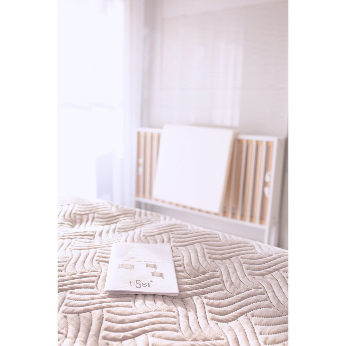 tiSsi® White Laquer Jori Sammenklappelig Seng Massiv Bøg