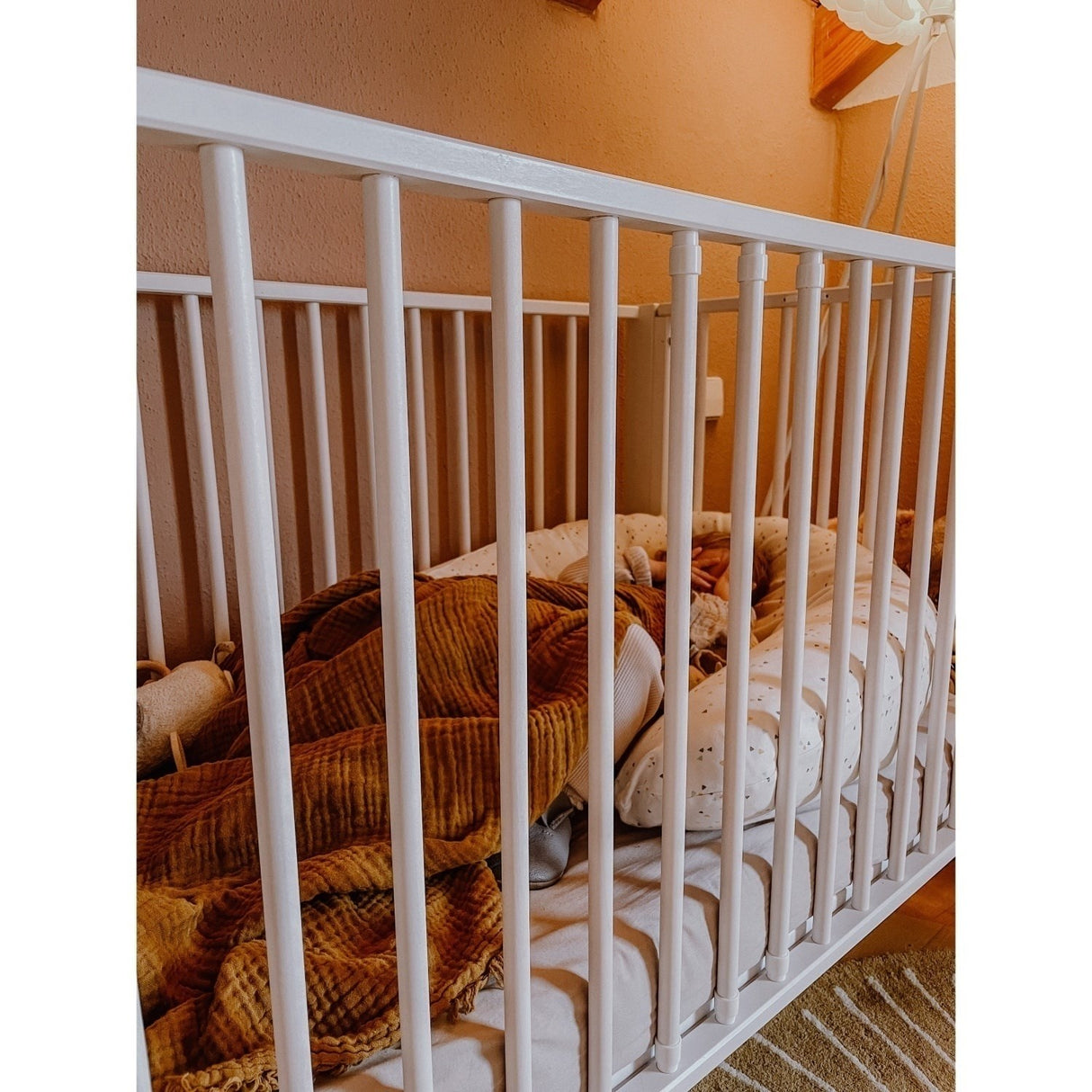 tiSsi® White Laquer Jori Sammenklappelig Børneseng Massiv Bøg