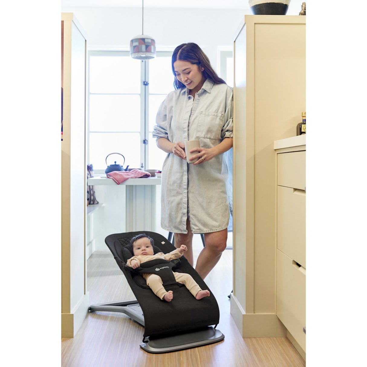 Ergobaby Onyx Black Evolve Bouncer