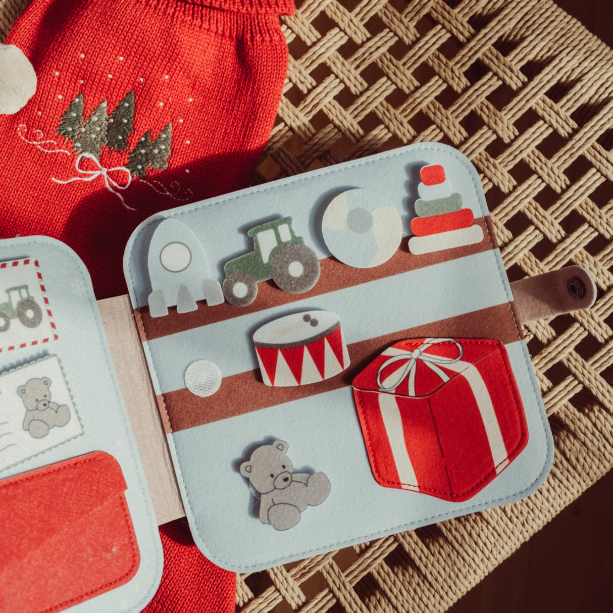 That's Mine Christmas Bear Emory Felt Activity Bog