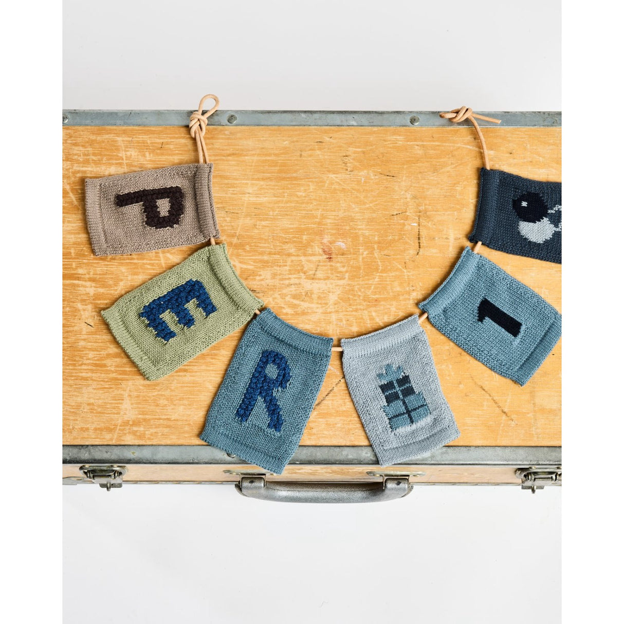 Smallstuff Blue Strikket Flag 1