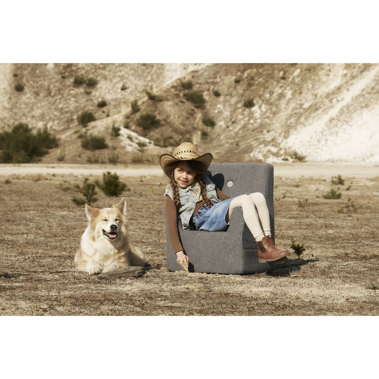 by KlipKlap Børnestol XL Dusty Green Bouclé With Light Green KK Kids Stol XL