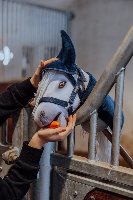 by Astrup Kæphest, Sigrid, Hvid