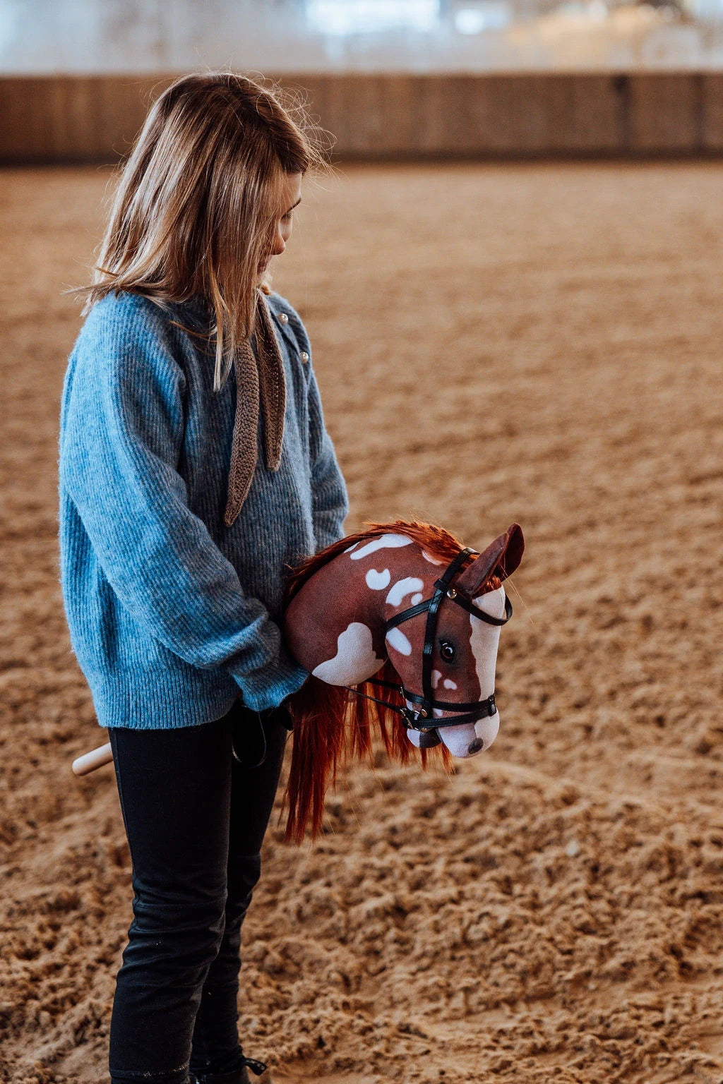 by Astrup Kæphest, Coco, Rødbrun/Hvid