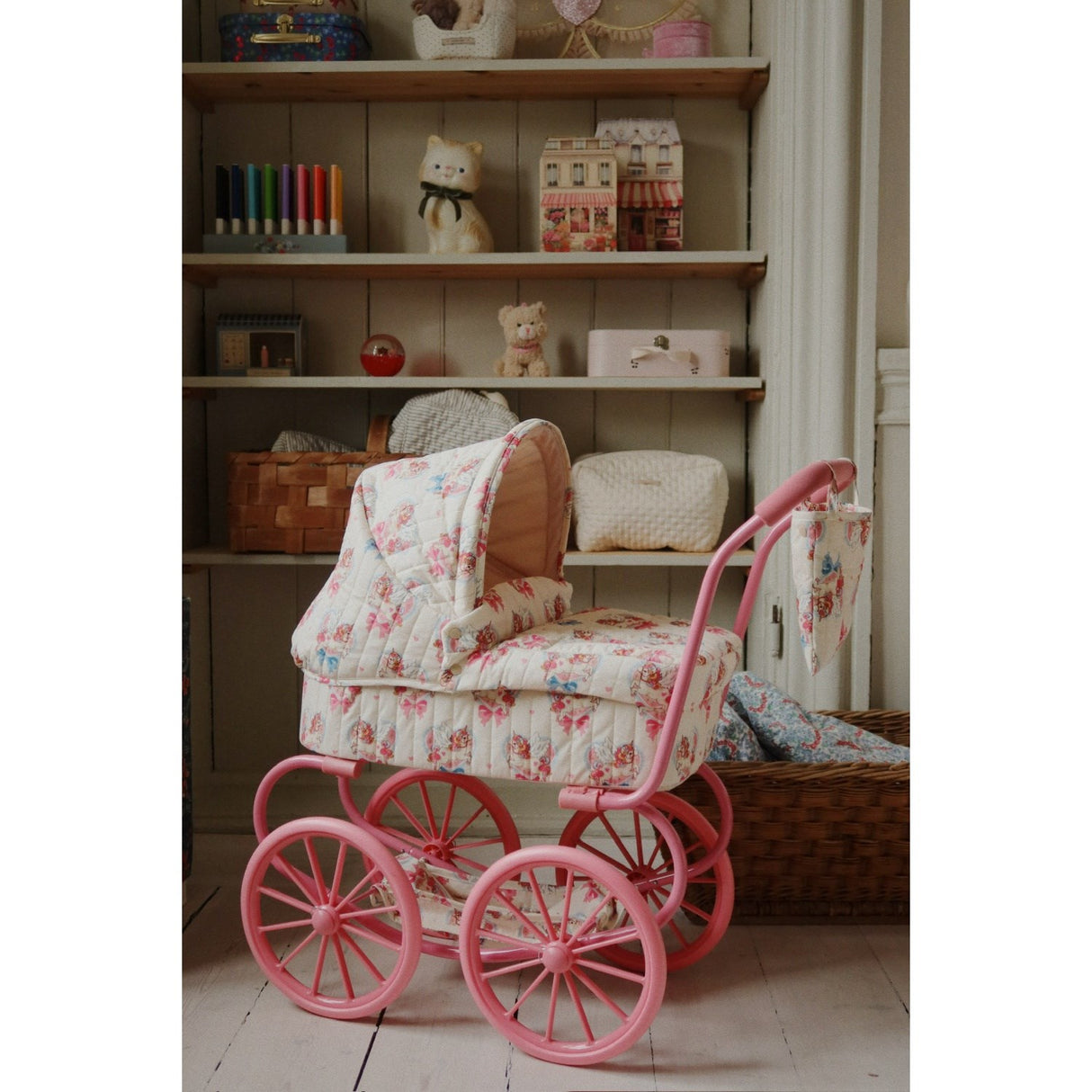 Konges Sløjd Twinkle Sprinkle Minnie Twinkle Dukke Klapvogn