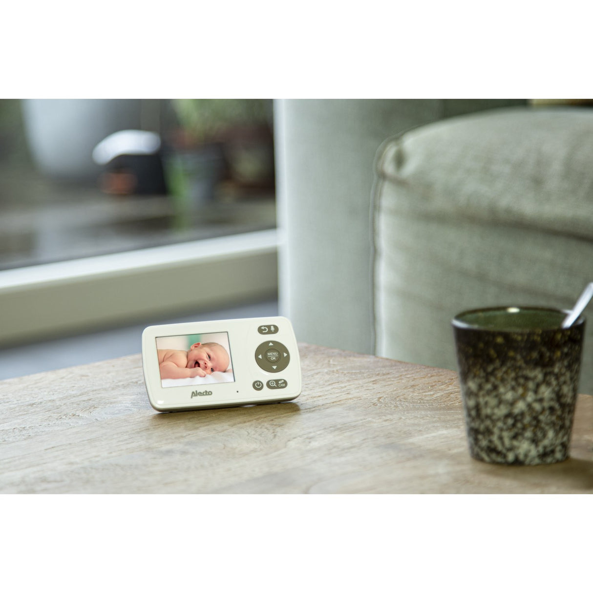 Alecto White/Taupe Video Babyalarm 2,4 Tommer Farve Display