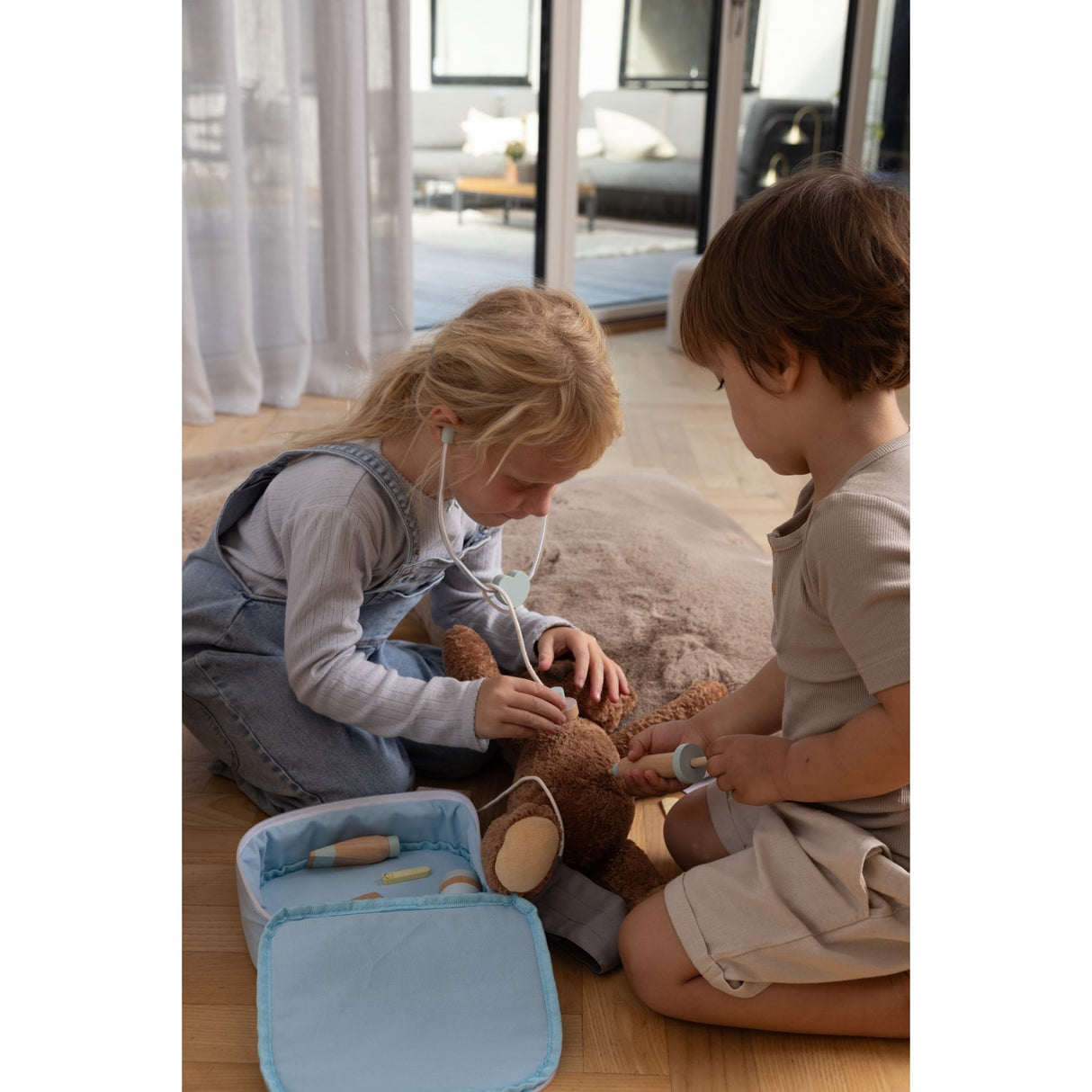 Dantoy Læge Sæt Træ I Gaveæske 14 Dele