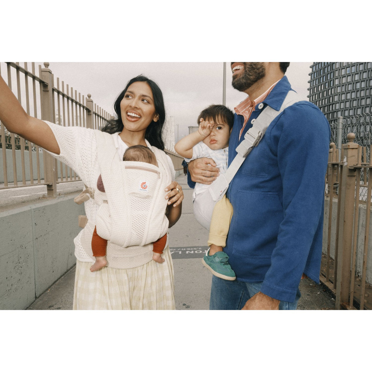 Ergobaby Pearl Grey Upsie Slynge Bæresele