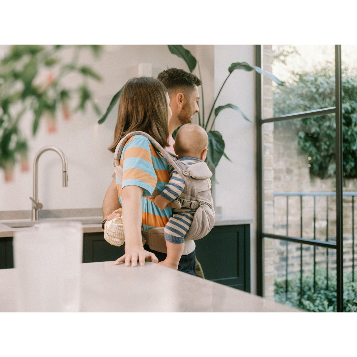 Ergobaby Pearl Grey Omni Classic