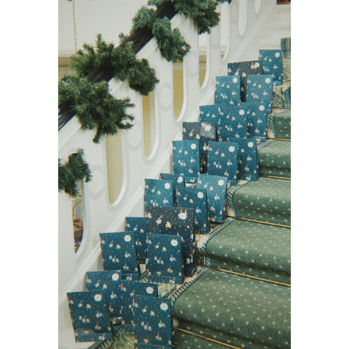 Konges Sløjd Blue Christmas Pakkekalender Med 24 Gaver