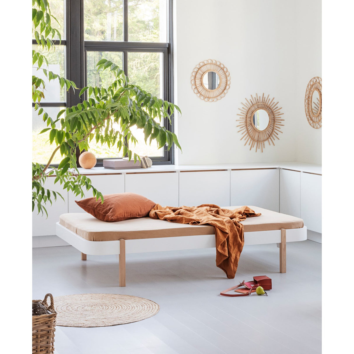 Oliver Furniture Wood Lounger Seng Hvid/Eg