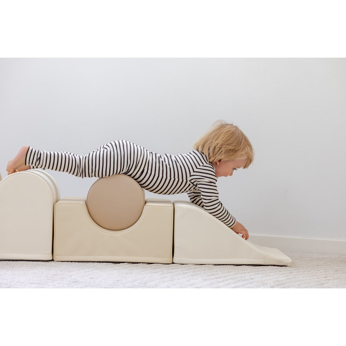 Tumble Time Rainbow 7-dele tumlesæt i vegansk PU læder