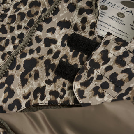 En Fant Pine Bark Baby Flyverdragt W. Flæser