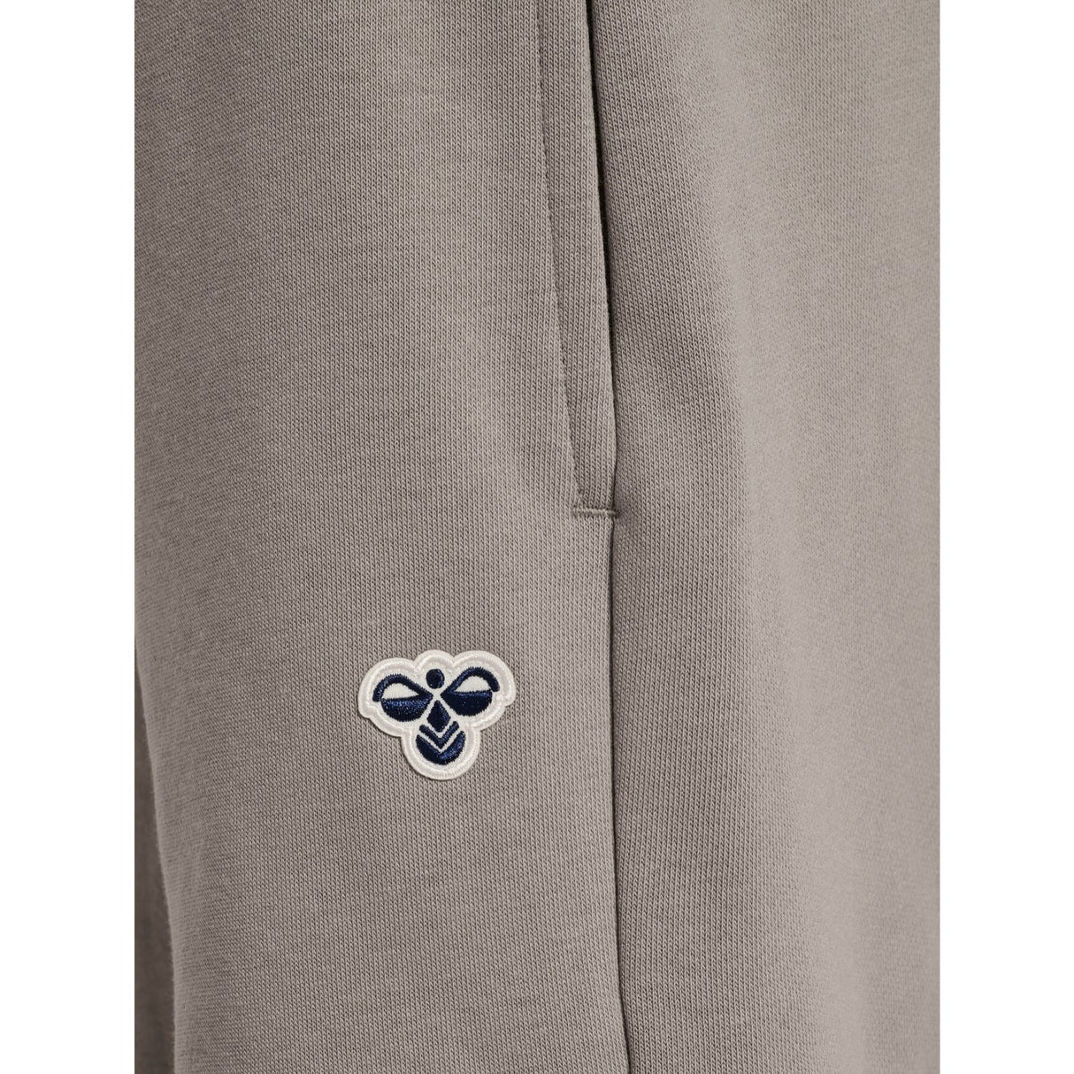 Hummel Rock Ridge Jr Loose Sweat Shorts Bee