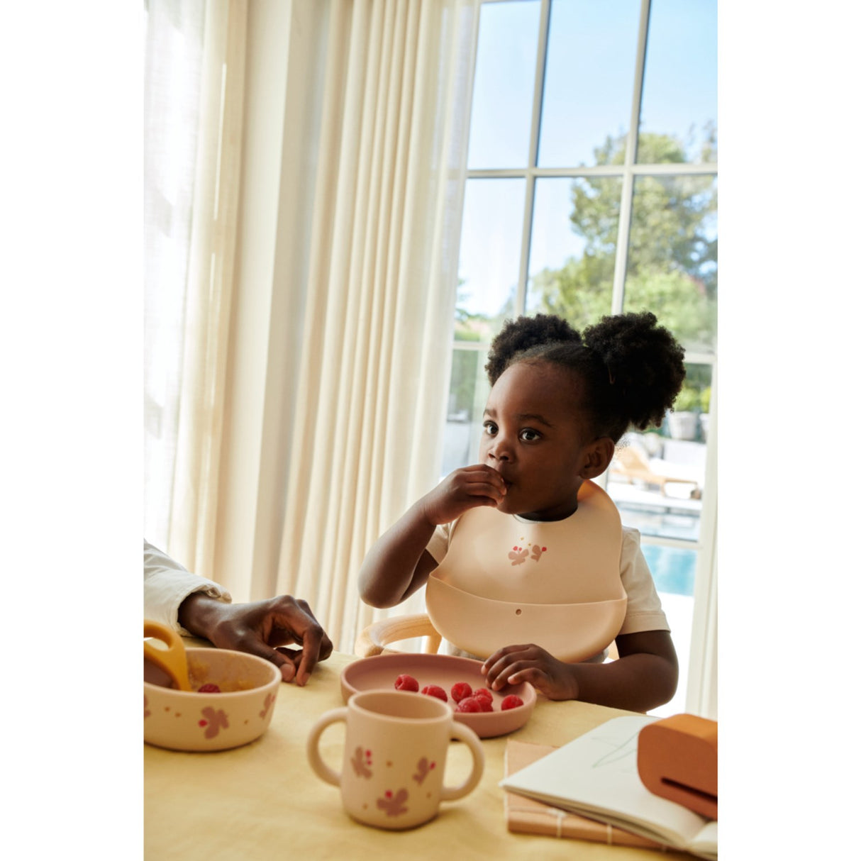 LIEWOOD Butterfly / Apple Blossom Vivi Printed Tableware Sæt