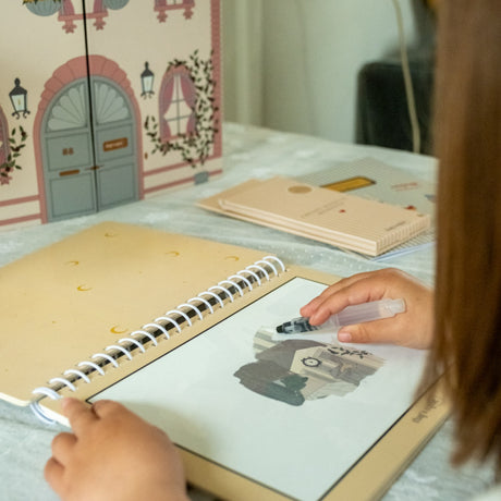 That's Mine Travel Drew Water Colouring Bog