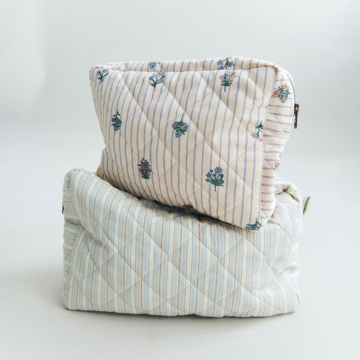 Wheat Blue Ocean Stripe Wash Taske Large Ziggi