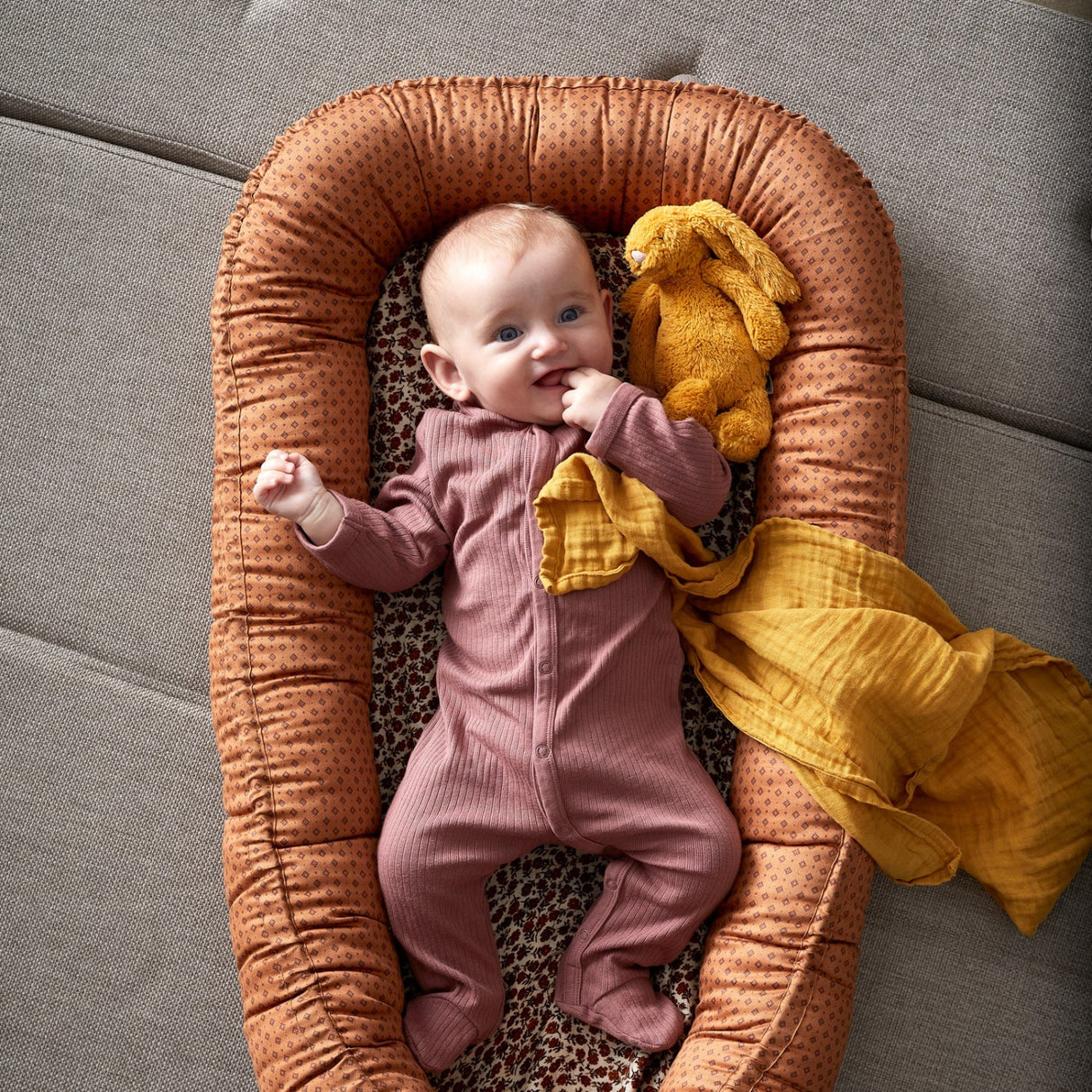 by KlipKlap Brown Indian Diamonds Baby Nest