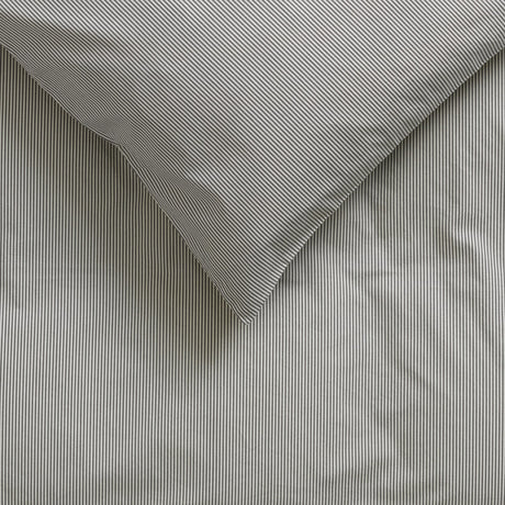 by KlipKlap Steel Grey Emil Stripe Sengetøj