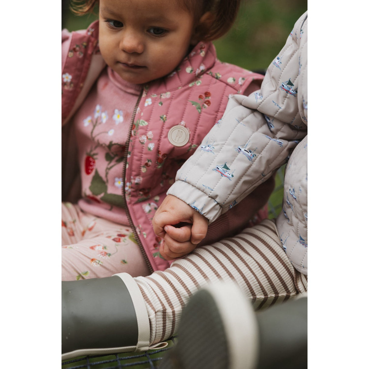 Petit Piao Dusty Rose Strawberry AOP PPEver Thermo Waistcoat
