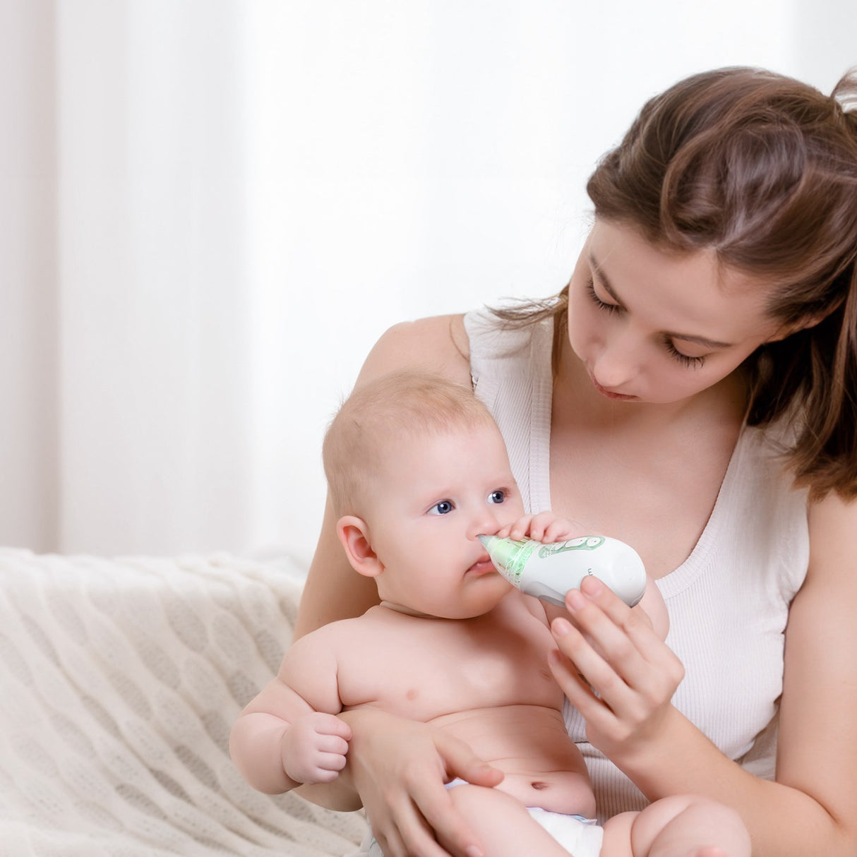 Momcozy Baby Nasal Aspirator- Lang Batteri Levetid