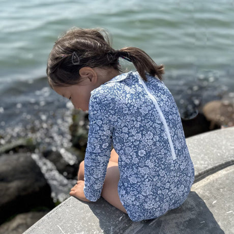 Petit Crabe Evening Sky (Made With Liberty© Fabric) Peeter Pan Badeheldragt L/S