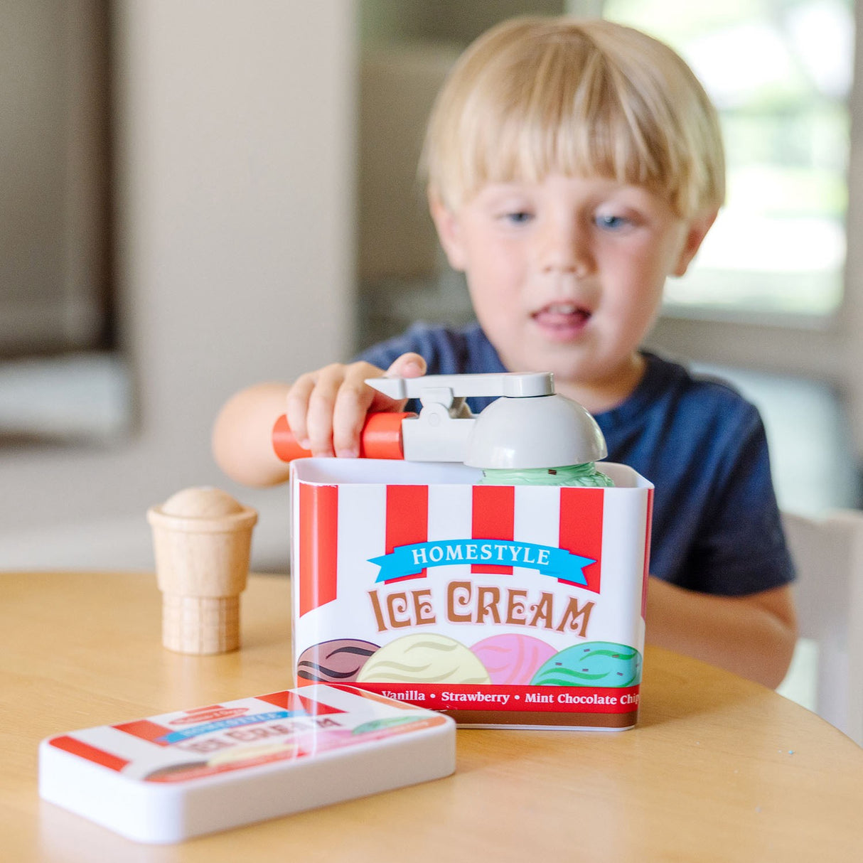 Melissa & Doug Multifarvet Legetøj Scoop & Stack Ice Cream Cone Playset