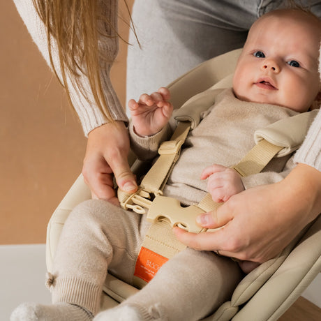 KAOS Mocca Brown KLAPP® Newborn Sæde