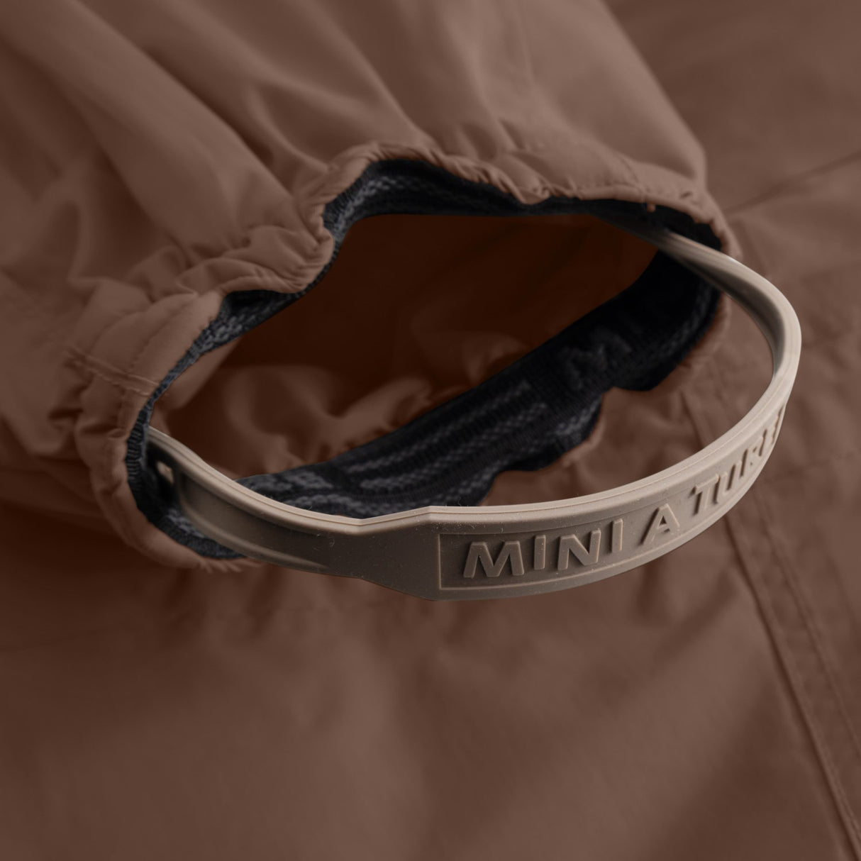 Mini A Ture Chestnut Brown Matwisti Fleece Lined Flyverdragt Fur. Grs