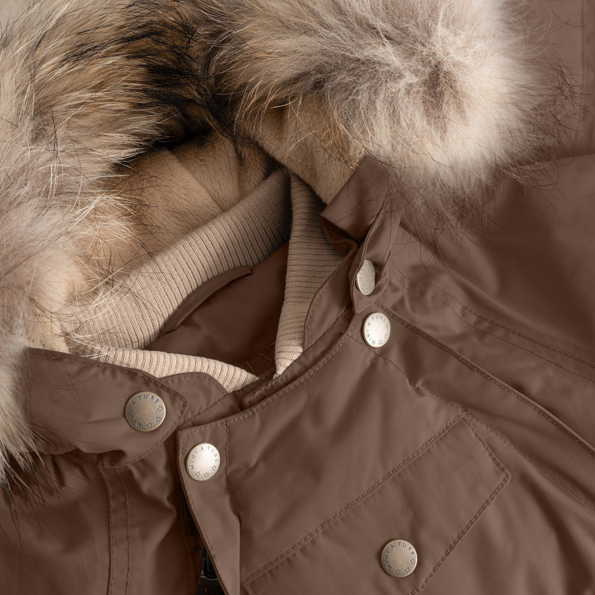 Mini A Ture Chestnut Brown Matwisti Fleece Lined Flyverdragt Fur. Grs