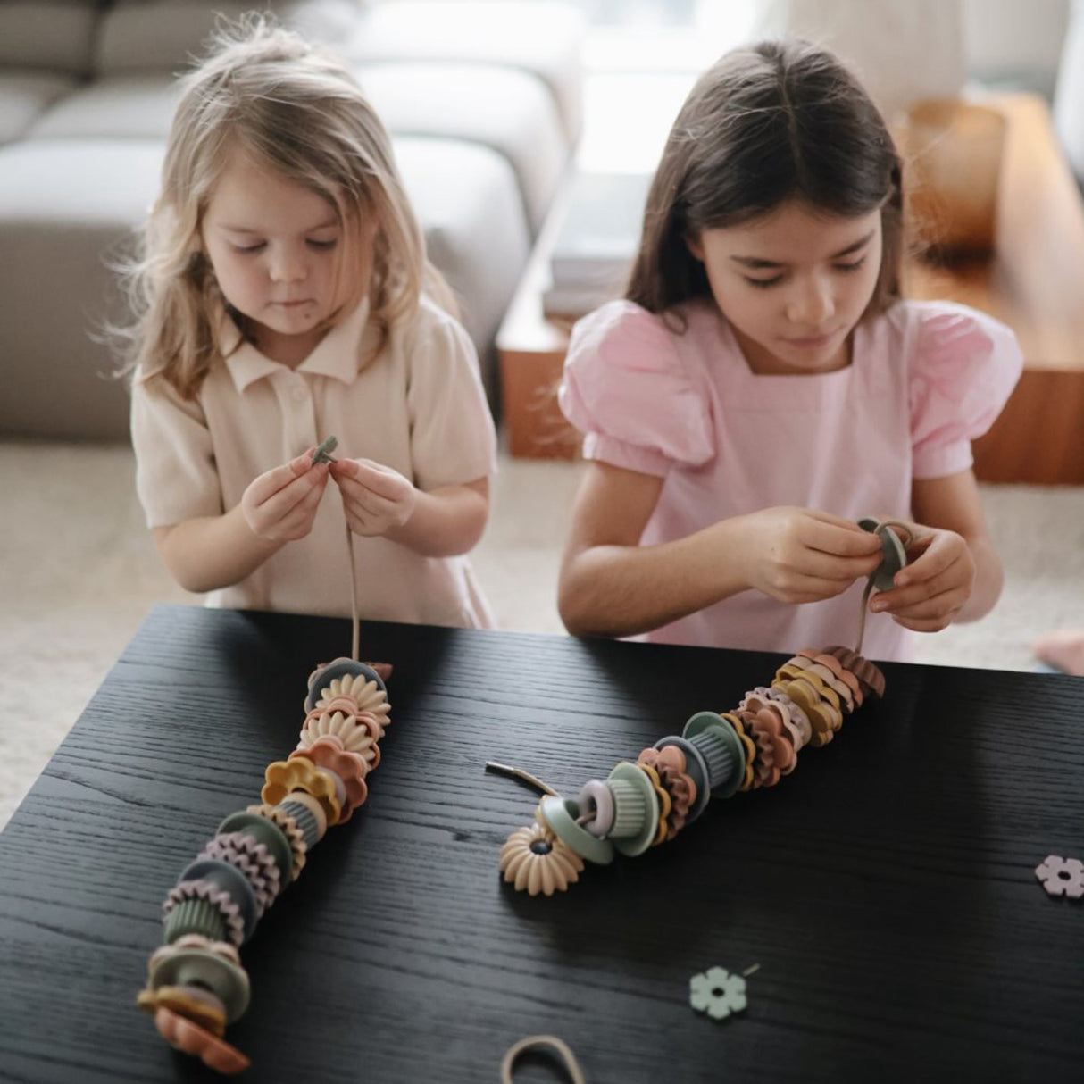 Mushie Multi Mushie Bead Lacing Legetøj Sæt