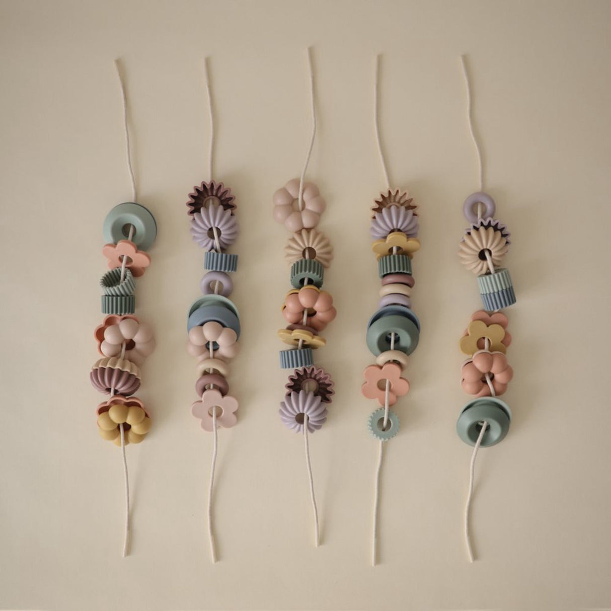 Mushie Multi Mushie Bead Lacing Legetøj Sæt