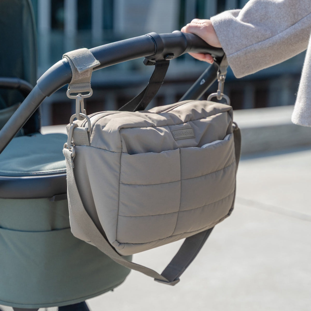 DonebyDeer Taupe Quiltet Stroller Taske