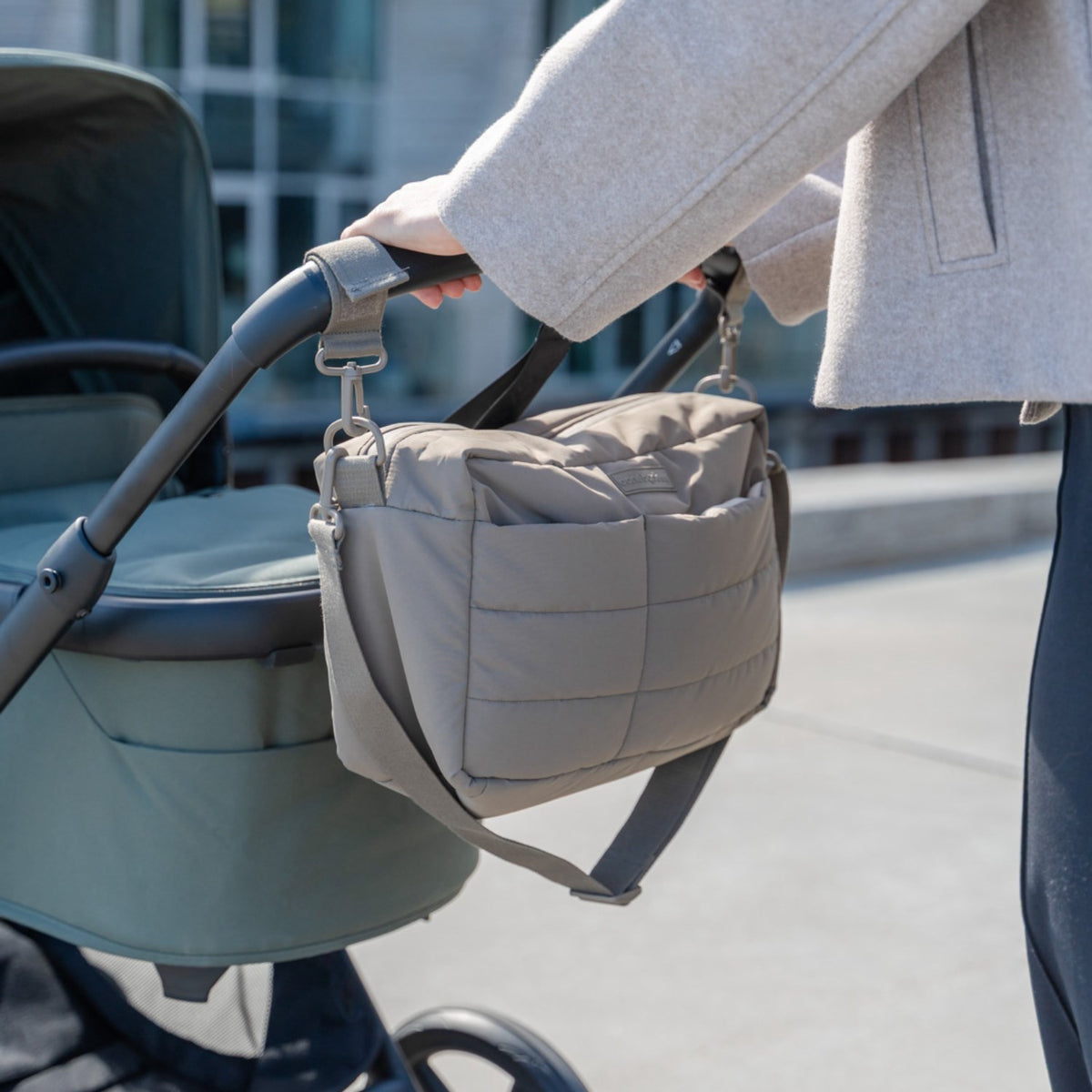 DonebyDeer Taupe Quiltet Stroller Taske