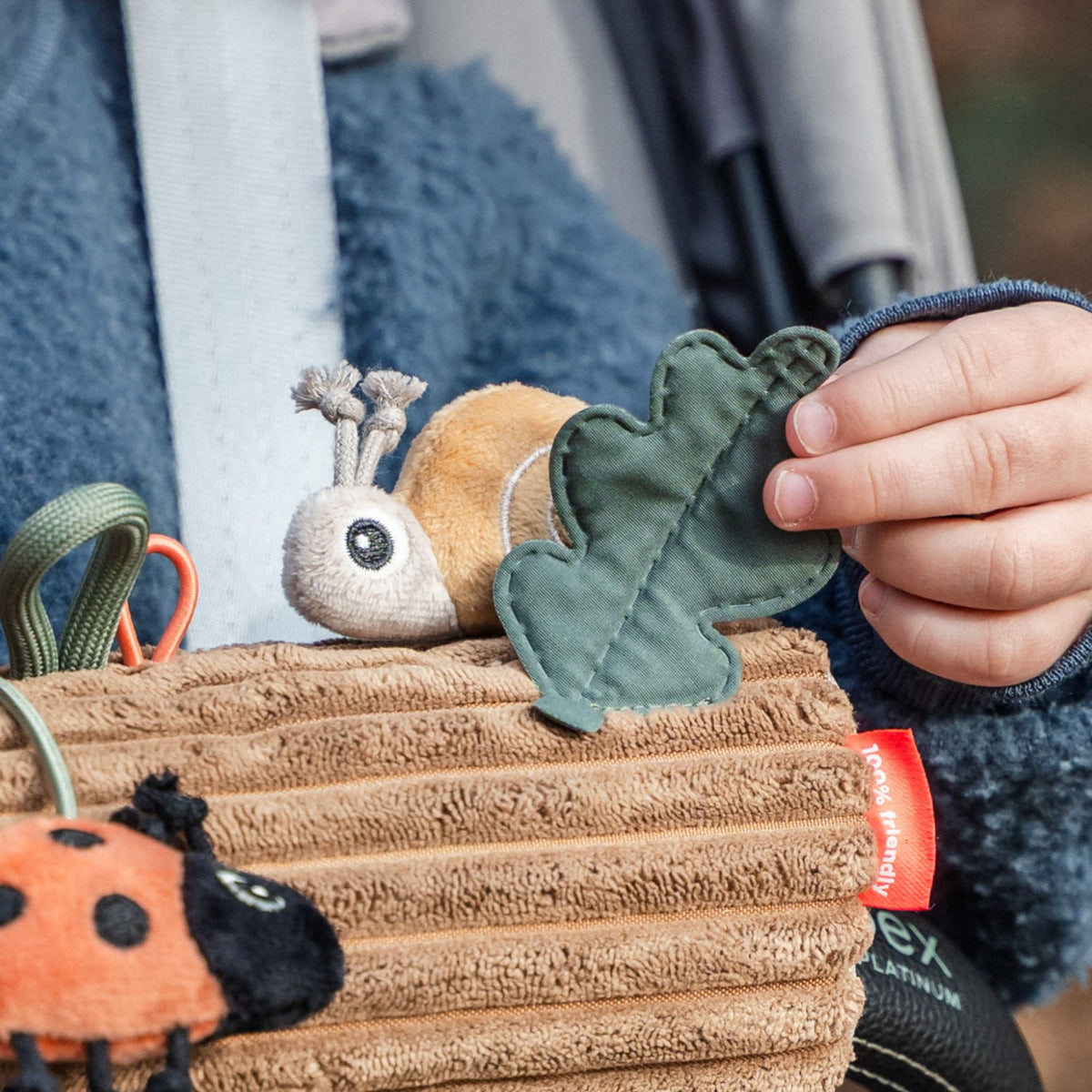 DonebyDeer Colour Mix Tiny Trails Stroller Activity Legetøj