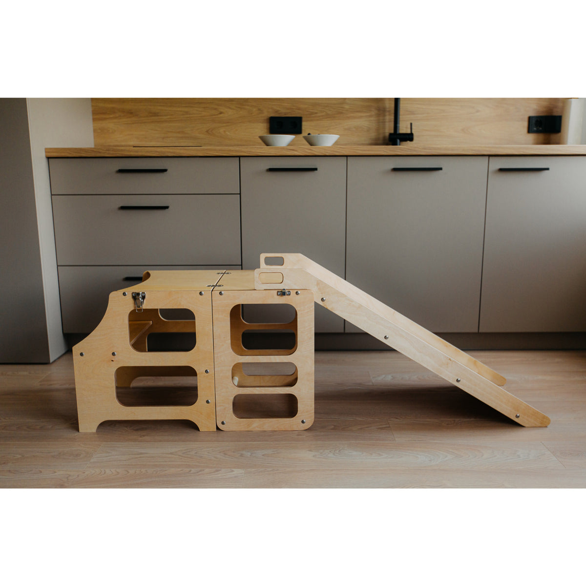 Duck Woodworks Natural Foldbar EC Køkken Læringstårn Med Rutsjebane