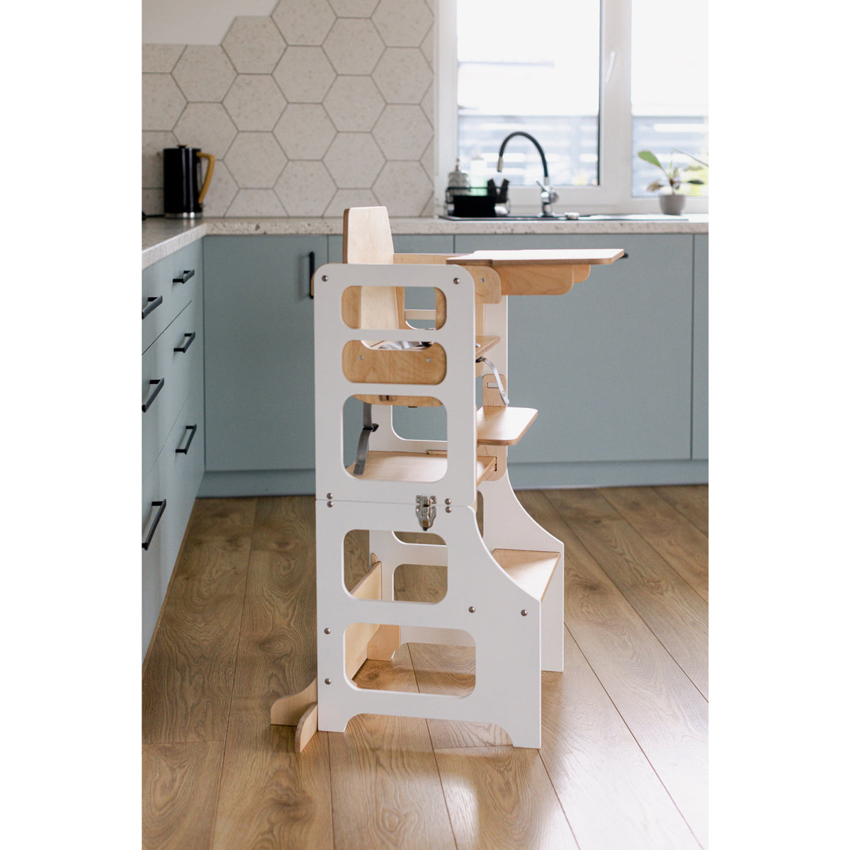 Duck Woodworks White Foldbar EC Køkken LæringstårnMed Højstol Addon Sæt
