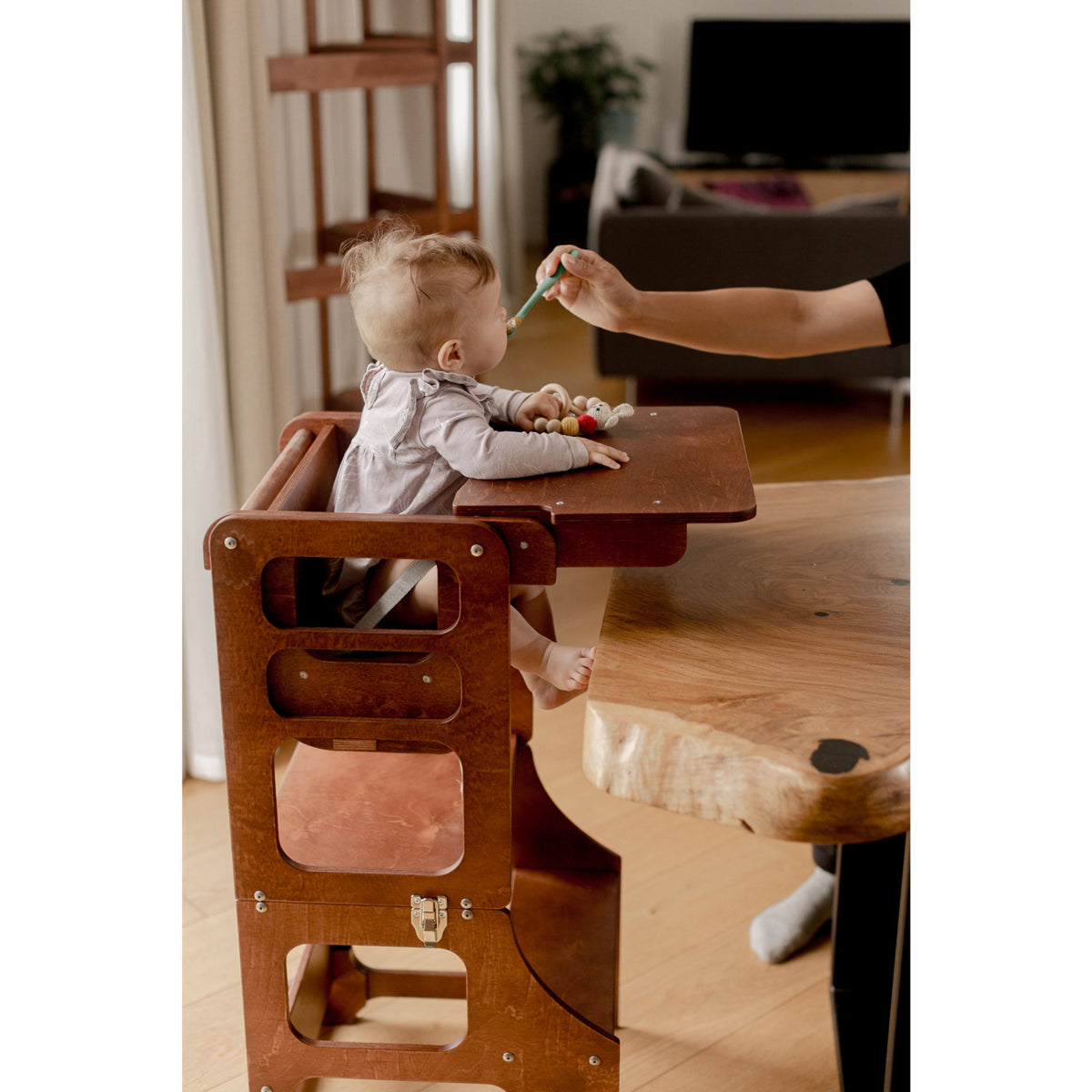 Duck Woodworks Honey Glaze Foldbar Køkken Læringstårn Stained Med Højstol Addon Sæt