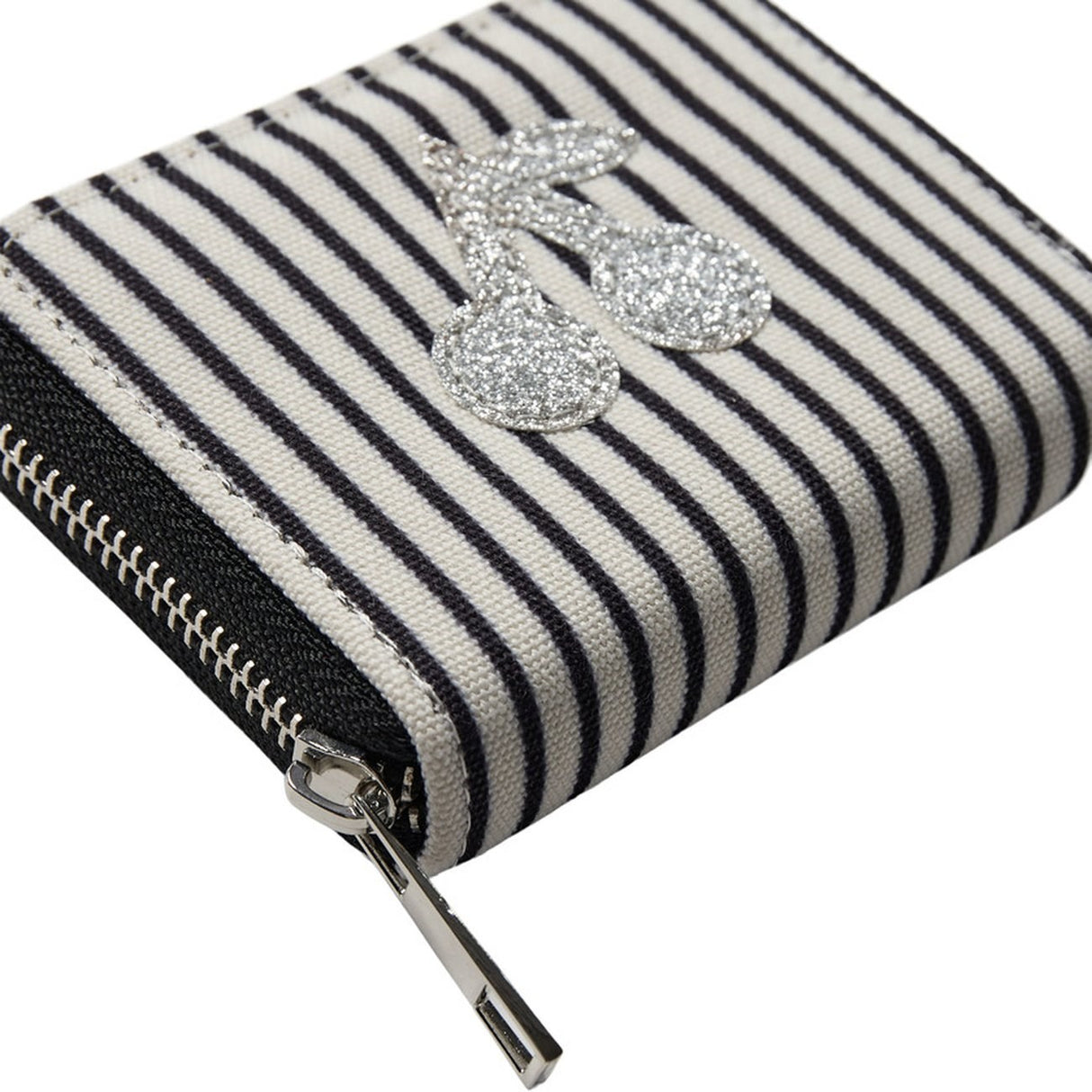 Sofie Schnoor White Black Striped Pung