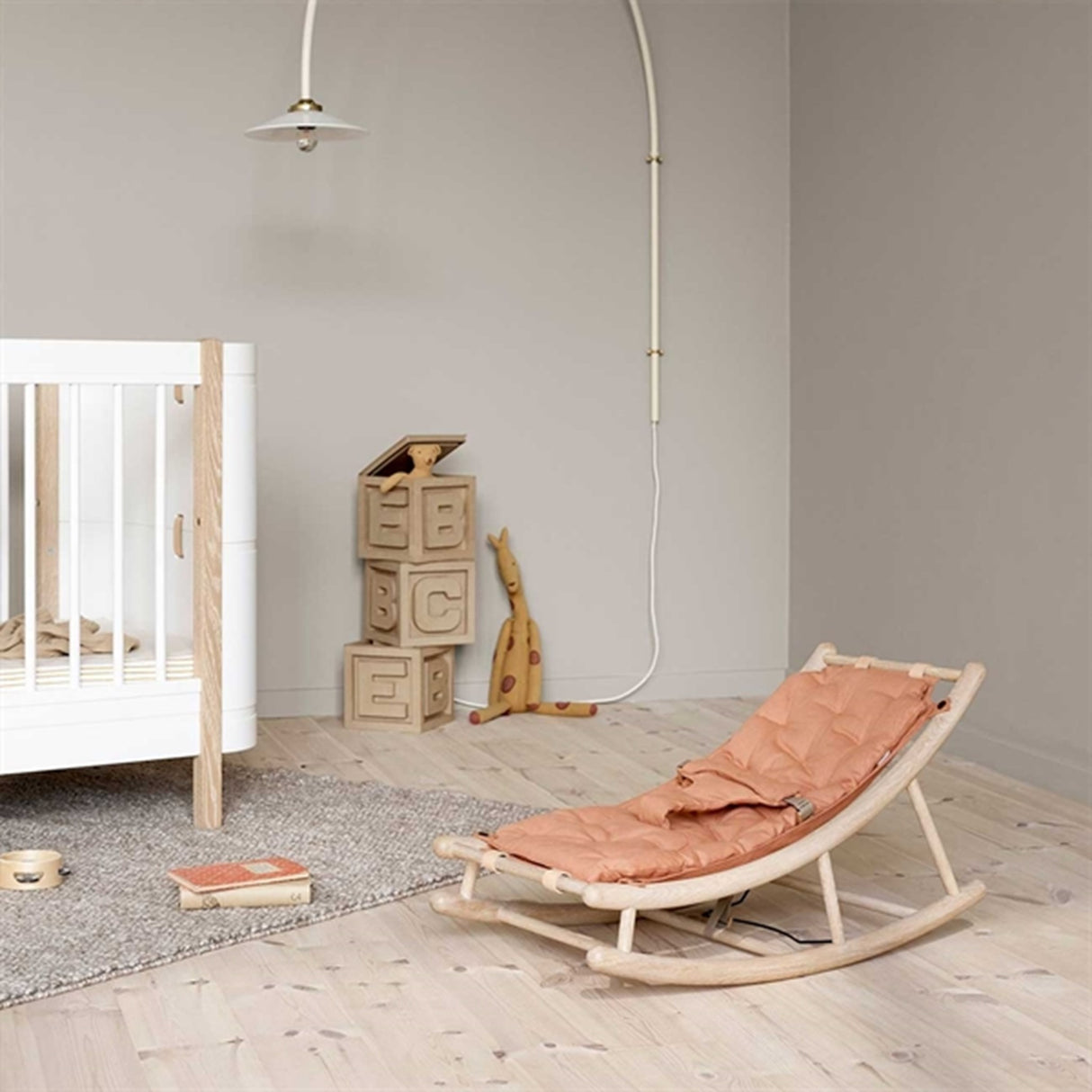 Oliver Furniture Wood Baby & Junior Vippestol Eg/Karamel