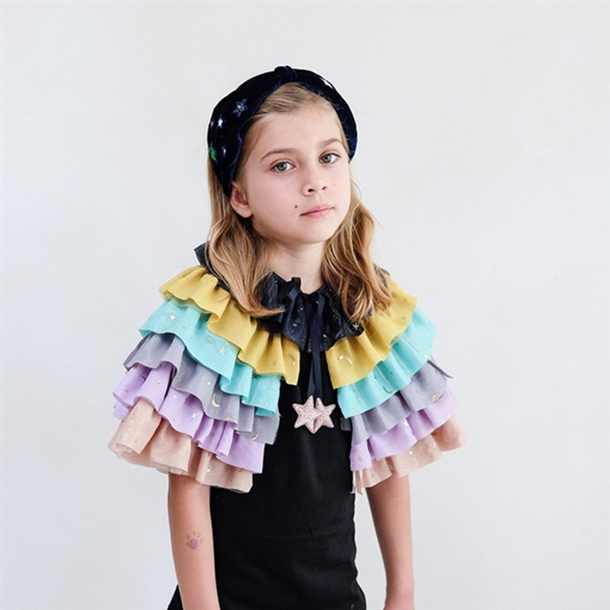 Mimi & Lula Kappe Rainbow Ruffle 4