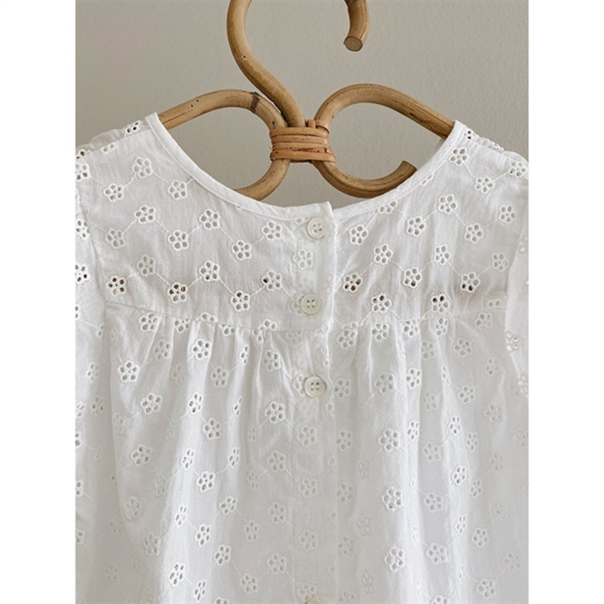 lalaby Natural white Daisy Top