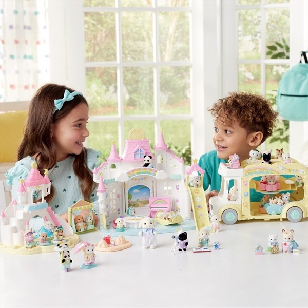 Sylvanian Families® Børnehavevenner - Sleepover Party Trio